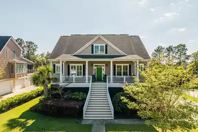 1828 Delacourt Avenue, Mount Pleasant, SC 29466 - Photo 1