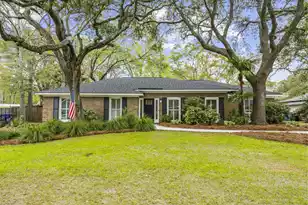 826 O'Sullivan Dr, Mount Pleasant, SC 29464 - Photo 1
