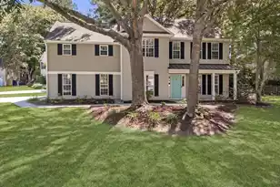 1247 Center Lake Dr, Mount Pleasant, SC 29464 - Photo 1
