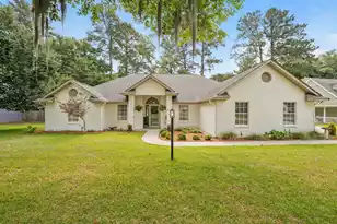 1016 Pine Martin Rd, Beaufort, SC 29902 - Photo 1