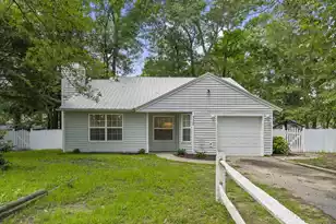 332 MacGregor Dr, Summerville, SC 29486 - Photo 1