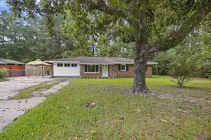 124 Helen Dr, Summerville, SC 29483 - Photo 1