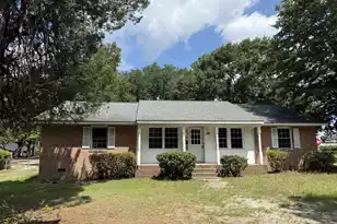 945 Latimore St, Orangeburg, SC 29115 - Photo 1