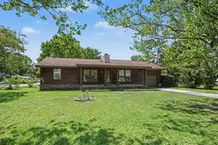 519 Longleaf Rd, Summerville, SC 29486 - Photo 1