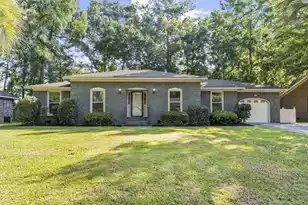 203 Stratford Dr, Summerville, SC 29485 - Photo 1