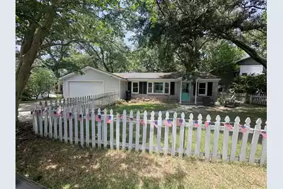 734 Sinlea Avenue, Mount Pleasant, SC 29464 - Photo 1
