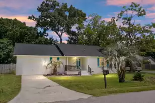 1520 Wakendaw Rd, Mount Pleasant, SC 29464 - Photo 1
