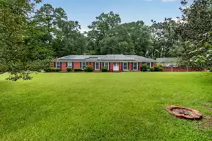 124 Axtell Dr, Summerville, SC 29485 - Photo 1