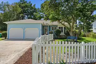 608 Dolphin Dr, Summerville, SC 29485 - Photo 1