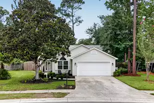1370 Point Dr W, Mount Pleasant, SC 29466 - Photo 1