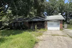109 Highland Ave, Summerville, SC 29486 - Photo 1