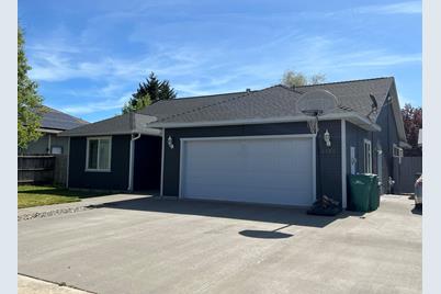 5179 Regency Drive, Klamath Falls, OR 97603 - Photo 1