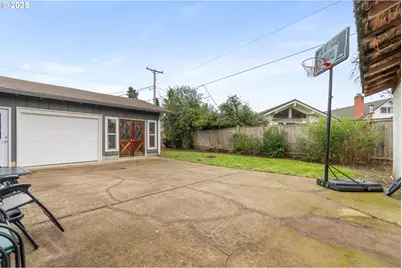 2568 Dover Dr, Eugene, OR 97404 - Photo 41