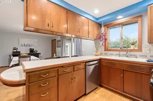 2568 Dover Dr, Eugene, OR 97404 - Photo 19