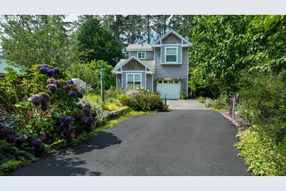 38 3rd St W, Chinook, WA 98614 - Photo 3