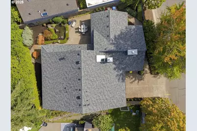 11255 SW Lynnvale Dr, Portland, OR 97225 - Photo 33