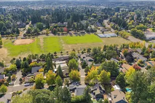 11255 SW Lynnvale Dr, Portland, OR 97225 - Photo 35