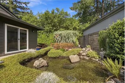 11255 SW Lynnvale Dr, Portland, OR 97225 - Photo 31