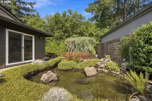 11255 SW Lynnvale Dr, Portland, OR 97225 - Photo 31