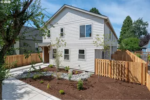 8427 NE Hassalo St, Portland, OR 97220 - Photo 3