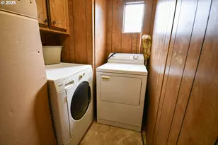 214 Thompson Rd, Riddle, OR 97469 - Photo 19