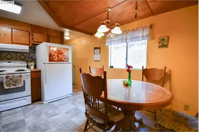 214 Thompson Rd, Riddle, OR 97469 - Photo 15