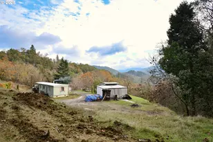 214 Thompson Rd, Riddle, OR 97469 - Photo 35
