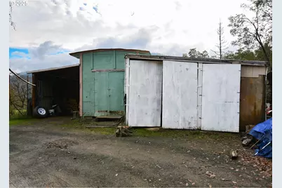 214 Thompson Rd, Riddle, OR 97469 - Photo 27