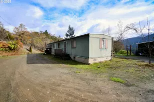 214 Thompson Rd, Riddle, OR 97469 - Photo 39