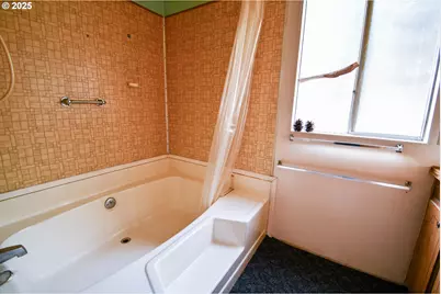 214 Thompson Rd, Riddle, OR 97469 - Photo 23