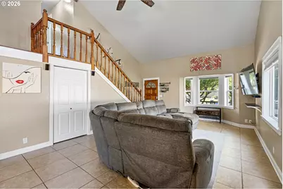 5268 Sugarpine Cir, Eugene, OR 97402 - Photo 5