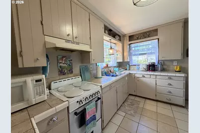 2260 Arthur Dr, Reedsport, OR 97467 - Photo 9