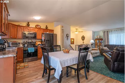 2200 NE Liberty Ave, Gresham, OR 97030 - Photo 11