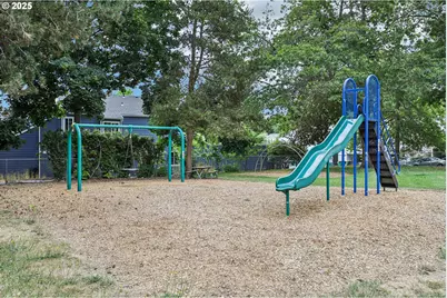 13397 SW 17th St, Beaverton, OR 97008 - Photo 15