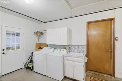 12432 SW King George Dr, Portland, OR 97224 - Photo 33