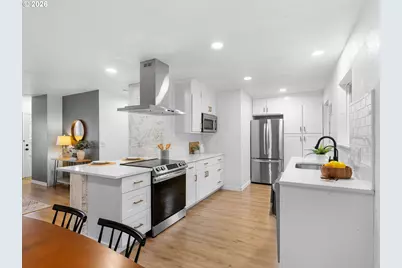 2683 SW Spring Garden St, Portland, OR 97219 - Photo 9