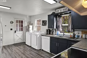 422 Elder St, Drain, OR 97435 - Photo 11