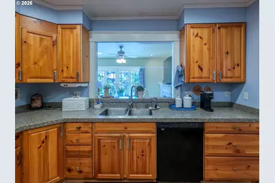 9505 SW 82nd Ave, Portland, OR 97223 - Photo 15