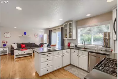 2715 Harvest Ct, Forest Grove, OR 97116 - Photo 9