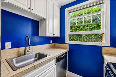 2250 NE Flanders St #1, Portland, OR 97232 - Photo 13