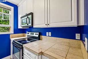 2250 NE Flanders St, Portland, OR 97232 - Photo 13