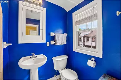 2250 NE Flanders St #1, Portland, OR 97232 - Photo 17