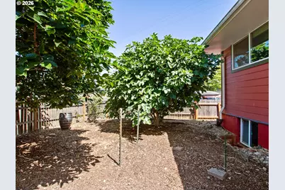 3710 SE 49th Ave, Portland, OR 97206 - Photo 9