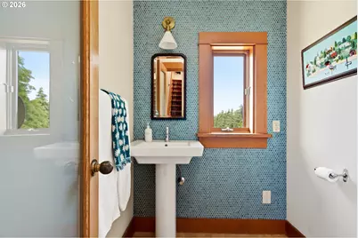 16200 NW Gillihan Rd, Portland, OR 97231 - Photo 25