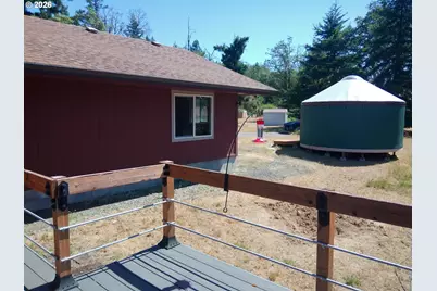 345 Zeigler Ct, Roseburg, OR 97471 - Photo 13