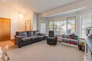 843 10th Ct, Lafayette, OR 97127 - Photo 7