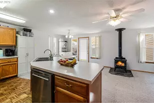 843 10th Ct, Lafayette, OR 97127 - Photo 9