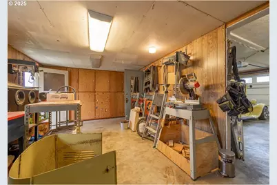 190 Hunsaker Ln, Eugene, OR 97404 - Photo 29