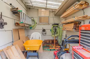 190 Hunsaker Ln, Eugene, OR 97404 - Photo 27