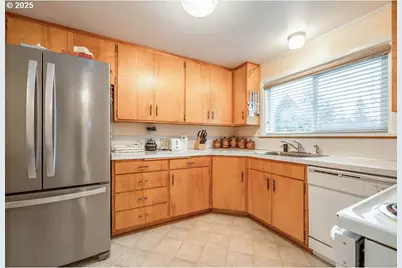 190 Hunsaker Ln, Eugene, OR 97404 - Photo 15